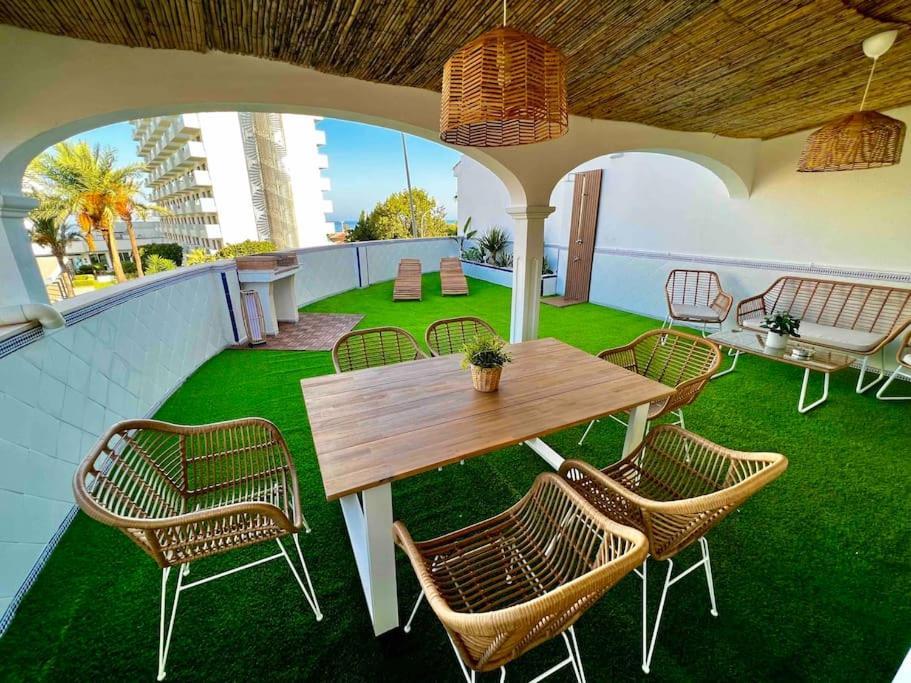 Apartamento Con Gran Terraza Junto A La Playa Torremolinos Bagian luar foto